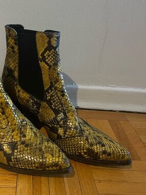 ELENA IACHI snakeskin ankle boots size 39